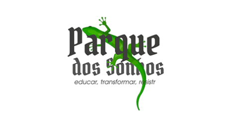 Logo of Parque dos Sonhos featuring a green gecko climbing across stylised black text and the slogan 
