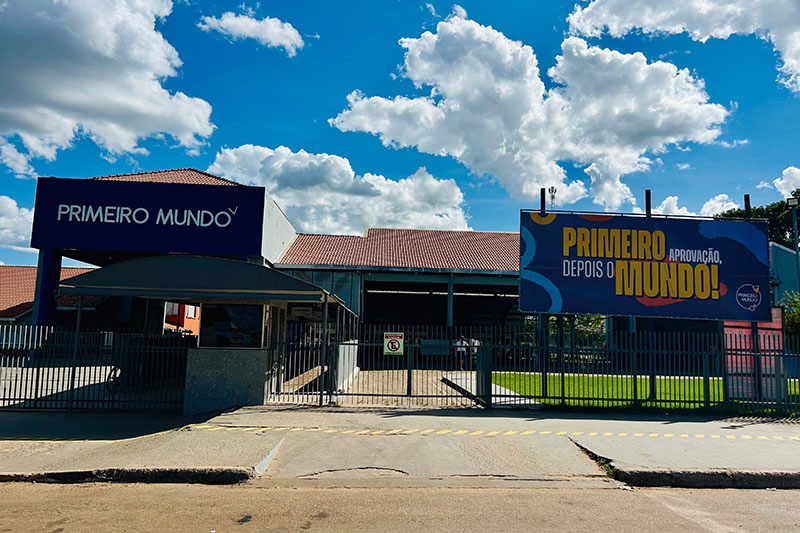 Primeiro Mundo education centre campus exterior showcasing a modern learning environment in Brazil